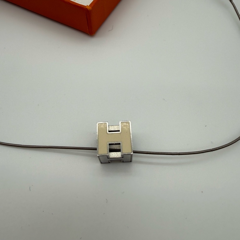 Hermès Cage d'H Pendant Necklace in Silver and White - Picture 5 of 14